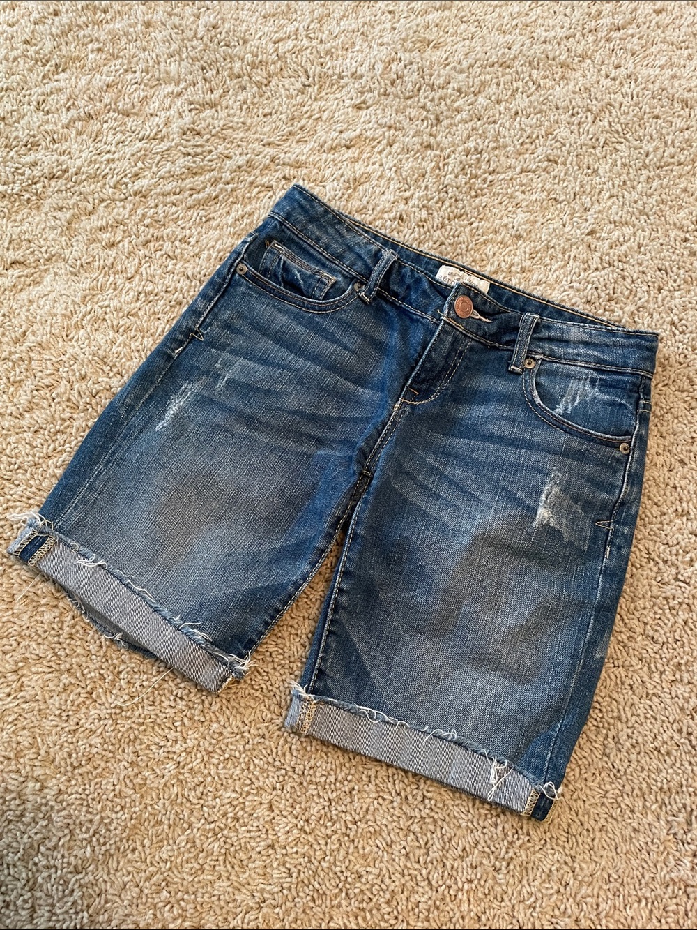 Aeropostale Rolled-Cuff Denim Shorts , size 1/2